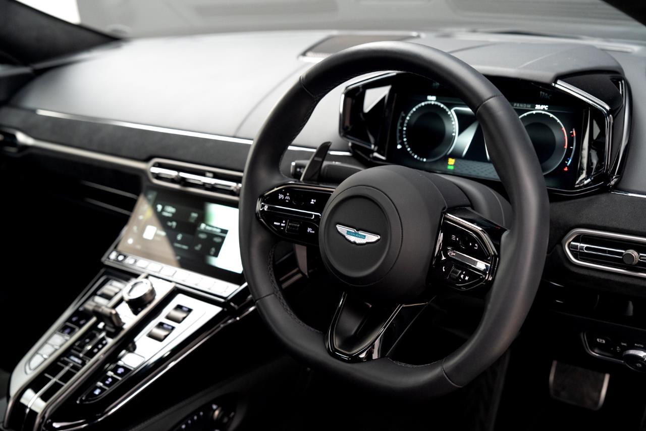2025 Aston Martin Vantage