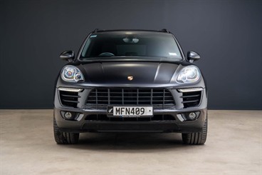 2015 Porsche Macan - Thumbnail