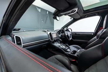 2014 Porsche Cayenne - Thumbnail
