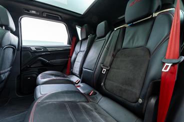 2014 Porsche Cayenne - Thumbnail