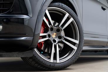 2014 Porsche Cayenne - Thumbnail