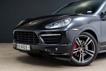 2014 Porsche Cayenne - Thumbnail