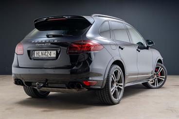 2014 Porsche Cayenne - Thumbnail