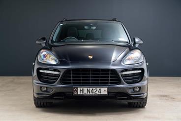 2014 Porsche Cayenne - Thumbnail