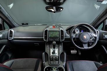 2014 Porsche Cayenne - Thumbnail