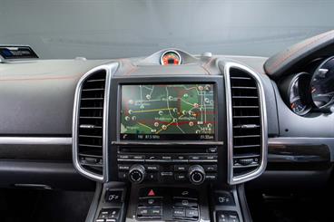 2014 Porsche Cayenne - Thumbnail
