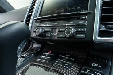 2014 Porsche Cayenne - Thumbnail