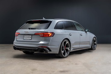 2019 Audi RS4 - Thumbnail