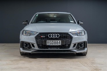 2019 Audi RS4 - Thumbnail