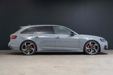 2019 Audi RS4 - Thumbnail