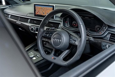 2019 Audi RS4 - Thumbnail