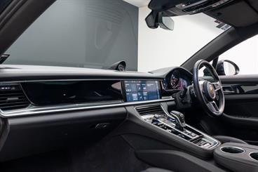 2019 Porsche Panamera - Thumbnail