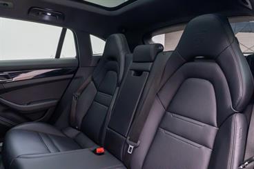 2019 Porsche Panamera - Thumbnail