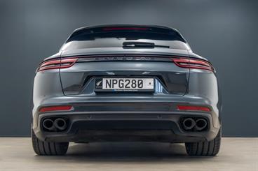 2019 Porsche Panamera - Thumbnail