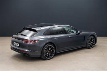2019 Porsche Panamera - Thumbnail