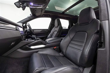 2018 Porsche Cayenne - Thumbnail