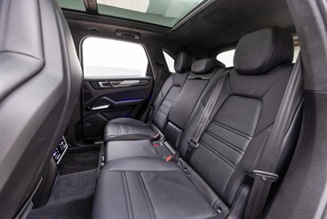 2018 Porsche Cayenne - Thumbnail