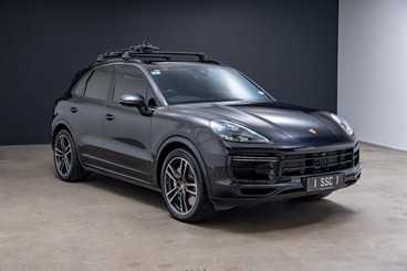 2018 Porsche Cayenne - Thumbnail