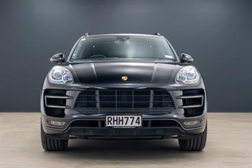 2017 Porsche Macan - Thumbnail