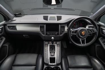 2017 Porsche Macan - Thumbnail
