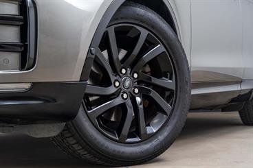 2019 Land Rover Discovery - Thumbnail