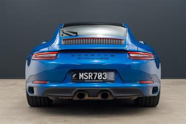 2017 Porsche 911 - Thumbnail