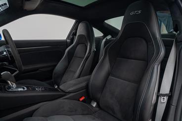 2017 Porsche 911 - Thumbnail