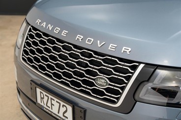 2018 Land Rover Range Rover - Thumbnail