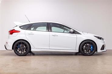 2017 Ford Focus - Thumbnail