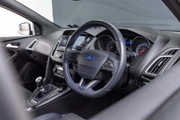 2017 Ford Focus - Thumbnail