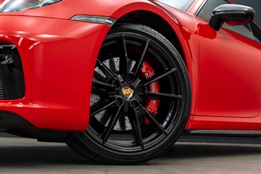 2024 Porsche 911 - Thumbnail