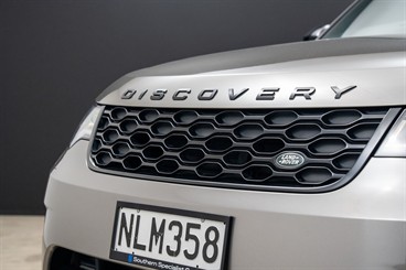 2021 Land Rover Discovery - Thumbnail