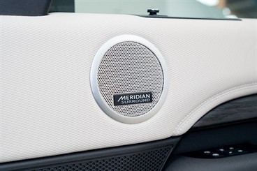 2021 Land Rover Discovery - Thumbnail
