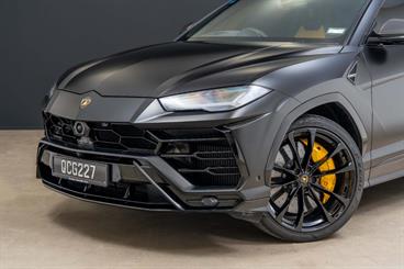 2021 Lamborghini Urus - Thumbnail