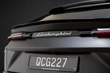 2021 Lamborghini Urus - Thumbnail