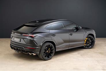 2021 Lamborghini Urus - Thumbnail