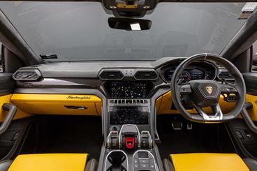 2021 Lamborghini Urus - Thumbnail