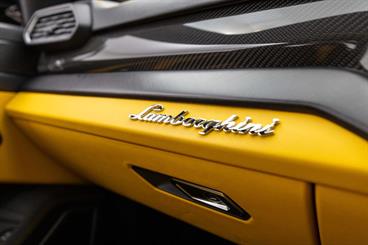 2021 Lamborghini Urus - Thumbnail
