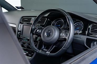 2014 Volkswagen Golf - Thumbnail
