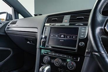 2014 Volkswagen Golf - Thumbnail