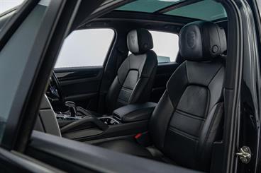 2019 Porsche Cayenne - Thumbnail