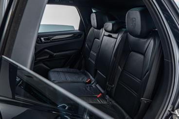 2019 Porsche Cayenne - Thumbnail