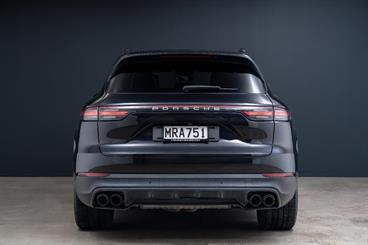 2019 Porsche Cayenne - Thumbnail