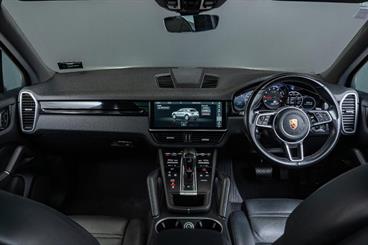 2019 Porsche Cayenne - Thumbnail