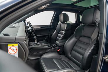 2019 Porsche Macan - Thumbnail