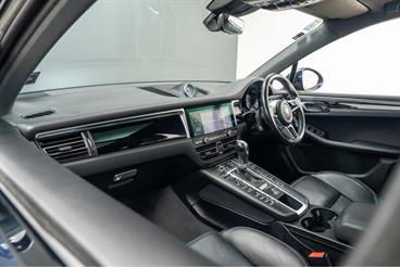2019 Porsche Macan - Thumbnail