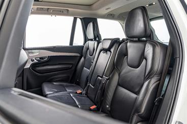 2016 Volvo XC90 - Thumbnail