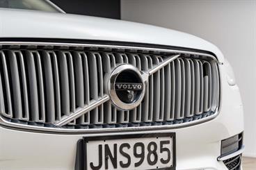 2016 Volvo XC90 - Thumbnail