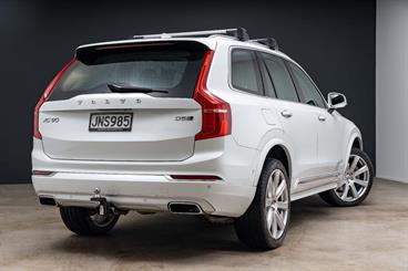 2016 Volvo XC90 - Thumbnail