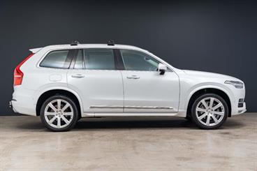 2016 Volvo XC90 - Thumbnail